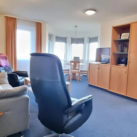 Апартаменты Appartementhaus Ostseeresidenz - Turmappartement 8 Mit Terrasse Хайлигенхафен